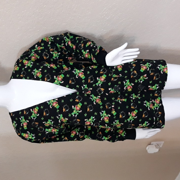 Leprechauns/Pot of Gold Scrub jacket - Picture 2 of 11